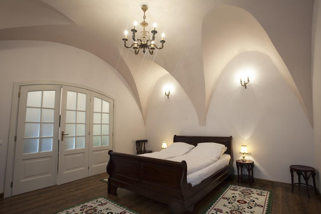 Green Door Apartment Sibiu Phòng bức ảnh