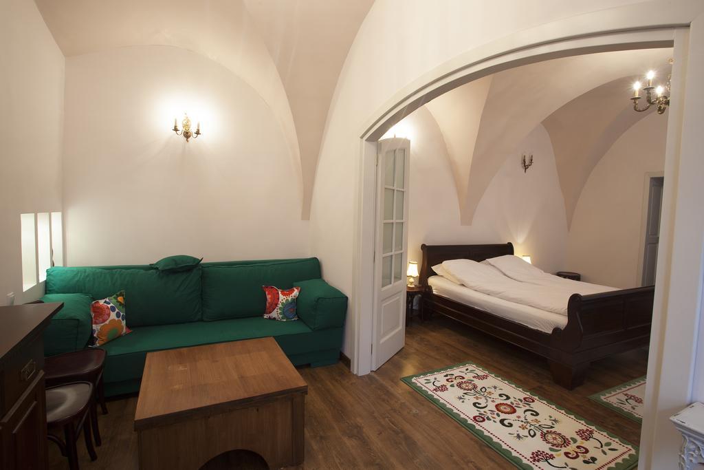 Green Door Apartment Sibiu Phòng bức ảnh